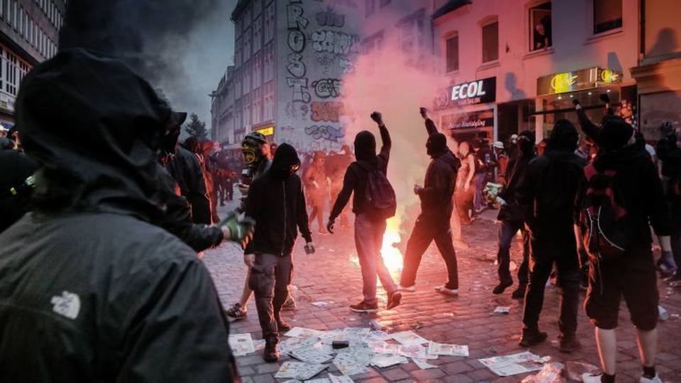 Gewaltsame Ausschreitungen beim G20-Gipfel 2 in Hamburg 2020 (Quelle: dpa) Gewaltsame Ausschreitungen beim G20-Gipfel 2 in Hamburg 2020